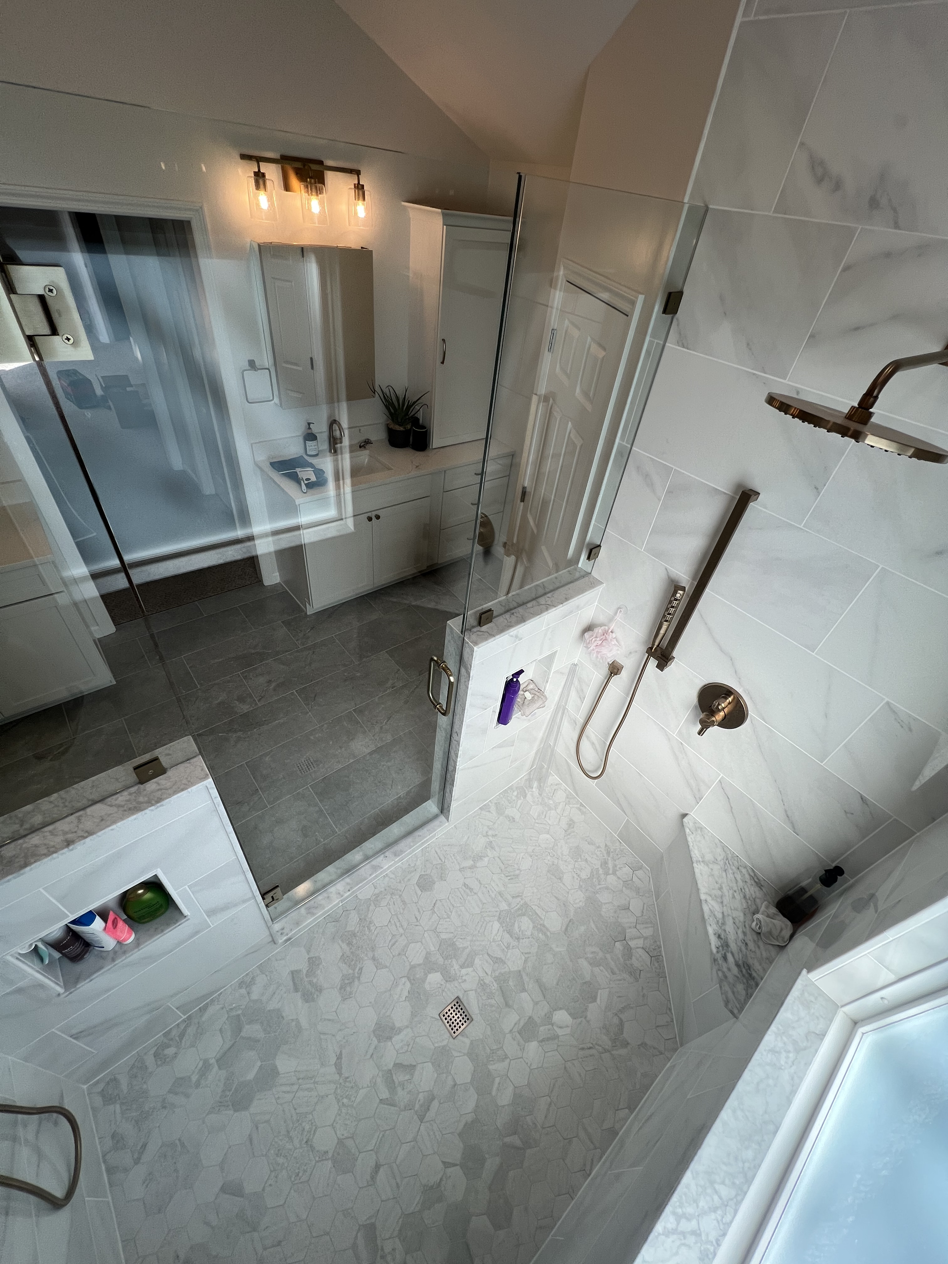 Signs It’s Time to Remodel Your Bathroom Signs It’s Time to Remodel Your Bathroom